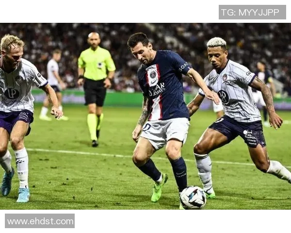 谭龙单刀破门瞬间展现足球艺术引发球迷热议与赞叹