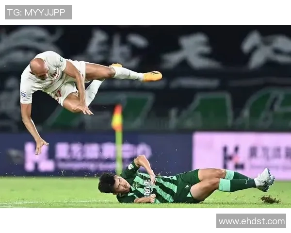 成都蓉城迎战河南嵩山拜合拉木全力争胜展现球队实力与风采 成都蓉城迎战河南嵩山拜合拉木全力争胜展现球队实力与风采