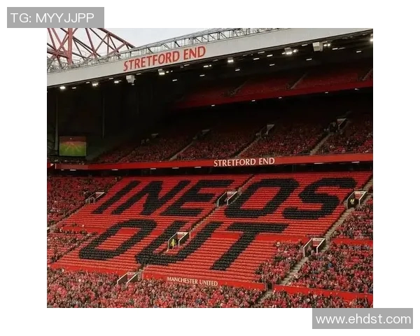 曼联3-2逆转击败南安普顿，升至英超榜首，主帅索尔斯克亚为球队表现感到骄傲